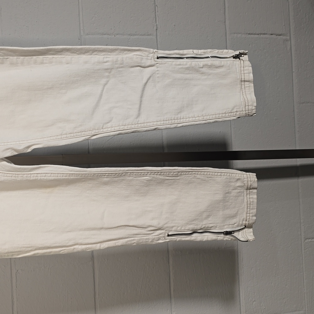 White jeans - Picture 3 of 10